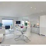 Beautiful Modern Apartment In La Croisette With Sea View